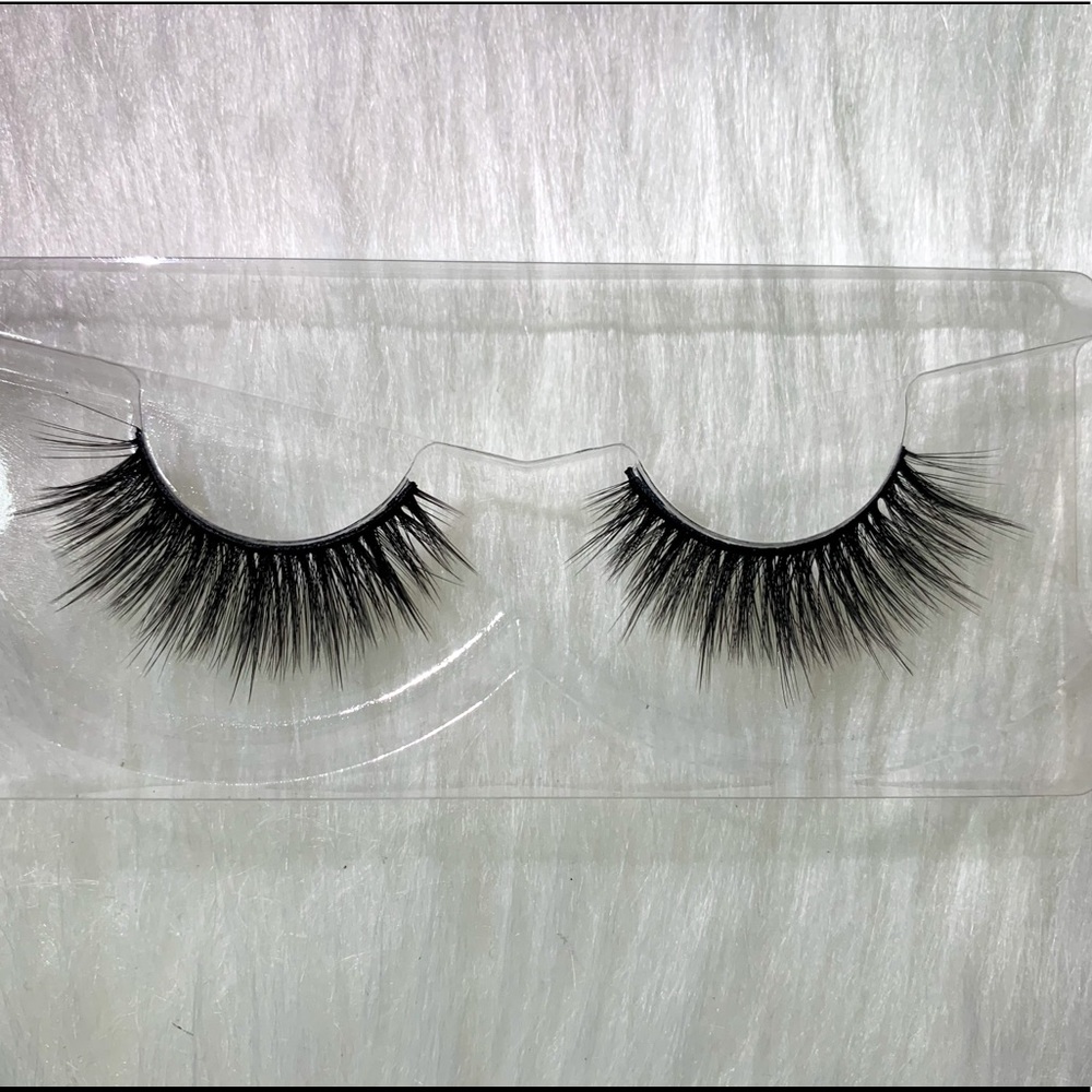 Hanna- Mink Lashes